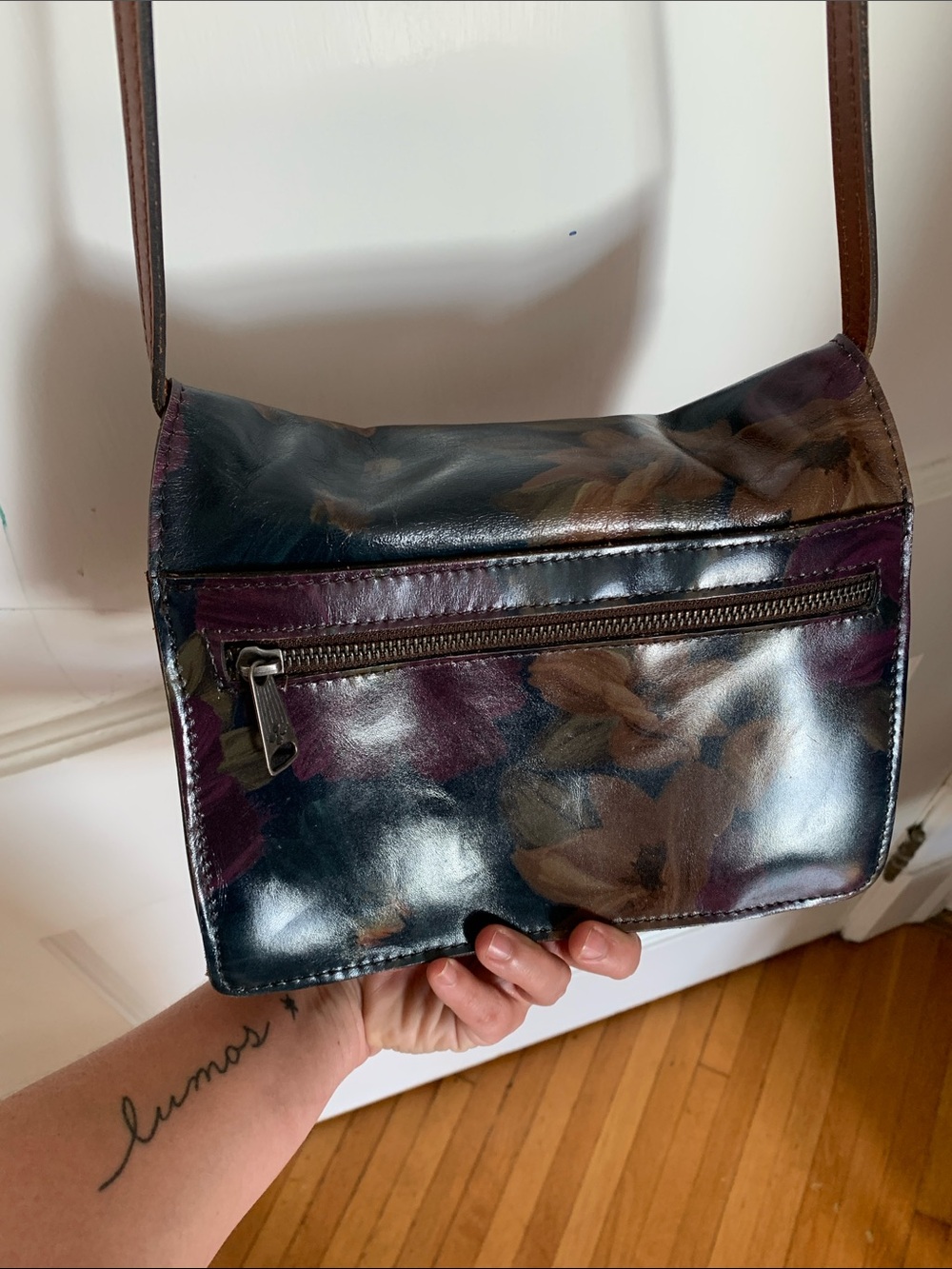 Women's Floral Leather Crossbody Bag in Multicolor - Picture 9 of 9